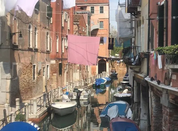 Garibaldi Apartment *